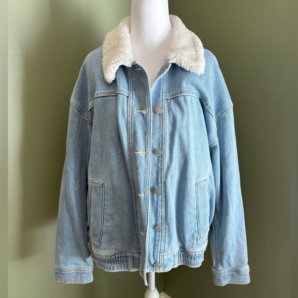NWT Hollister Light Blue Denim Jacket with Sherpa Collar